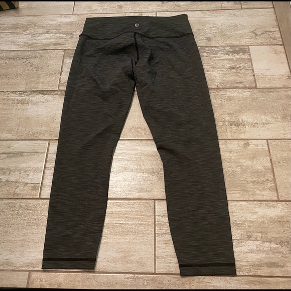 lululemon athletica Pants - Lululemon wunder under hi rise size 12 euc